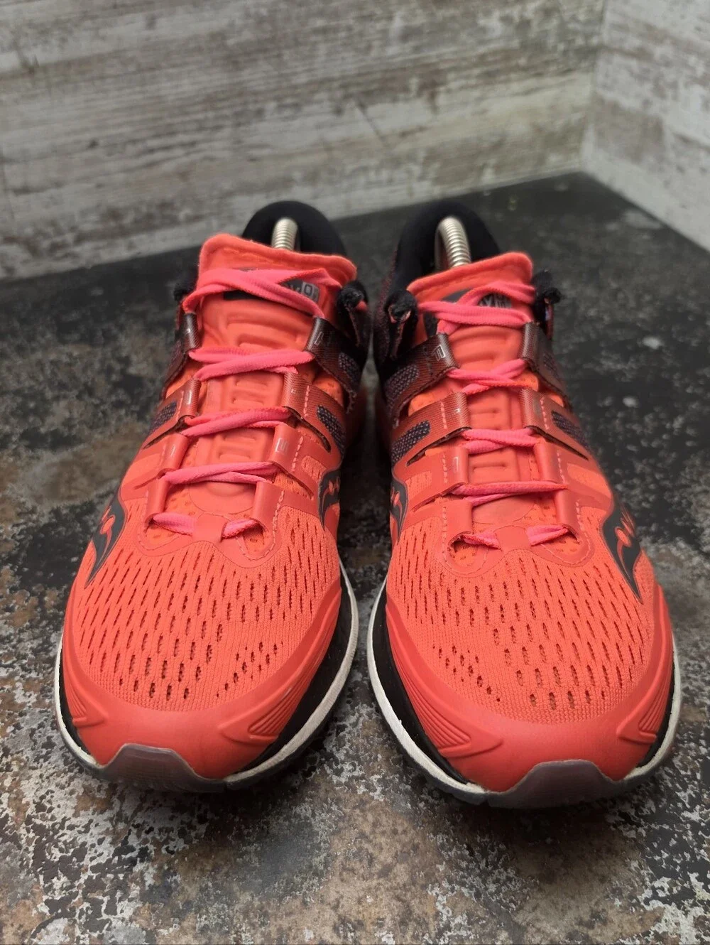 Womens Saucony Liberty ISO Running Shoes Sz 9.5 Used S10410-2 Orange Athletic